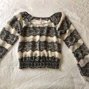 black/white detailed top